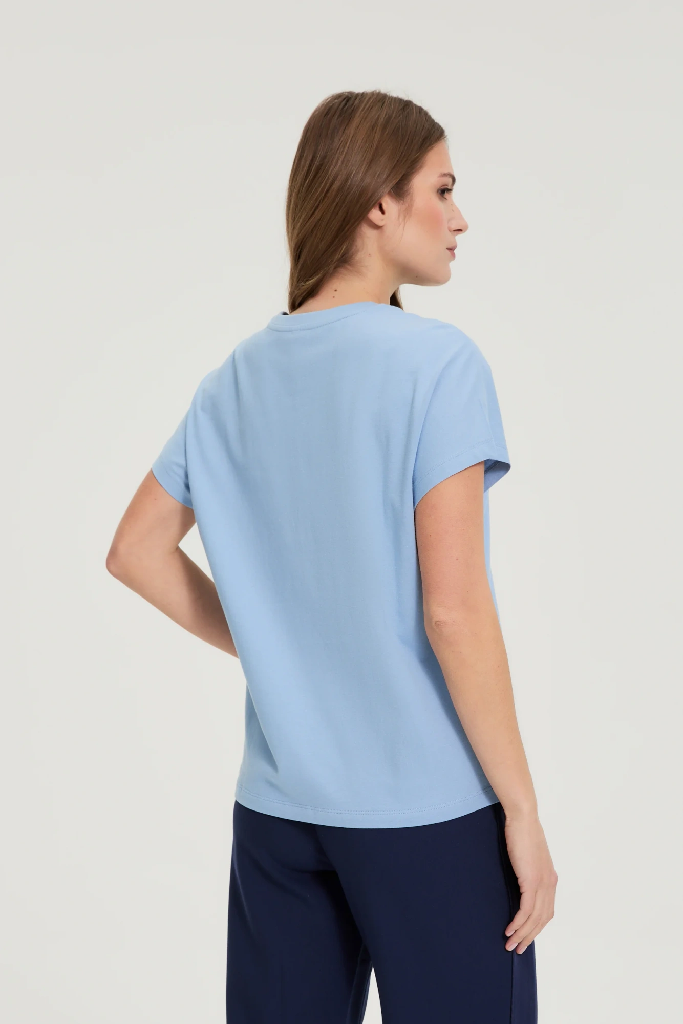 Μονόχρωμο T-Shirt με Κλειστή Λαιμόκοψη - Γαλάζιο - Image 2
